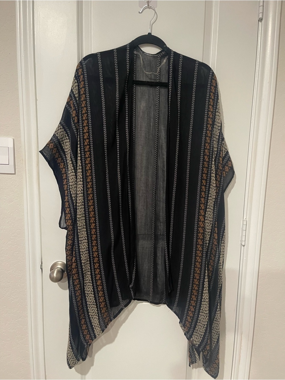 Source Unknown Black Striped Open-Front Kimono with Tan and Cream Accents
